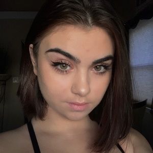 Meet your Posher, Antonia